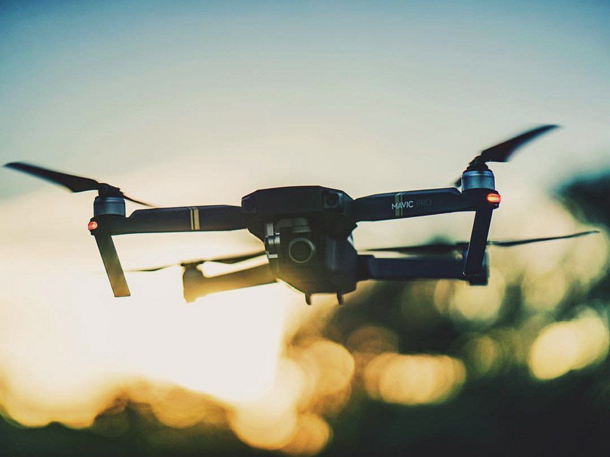 Фото беспилотника в небе. Что делать если летает дрон. Что делать если летает дрон. Что делать если летает дрон. Беспилотник фантом.