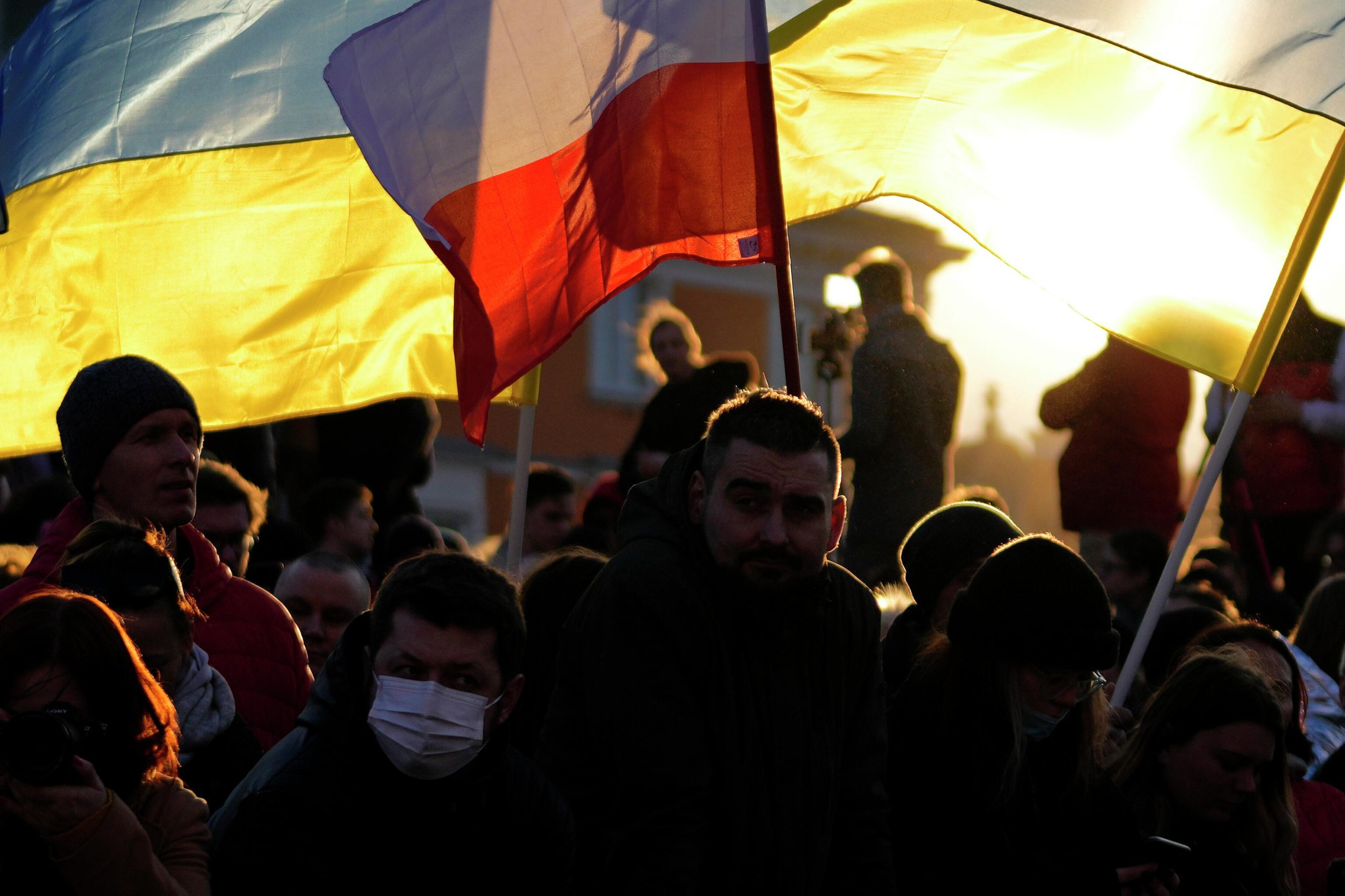 Украинские риа новости. Флаг Украины. Украинский митинг. Украина люди. Польские националисты.