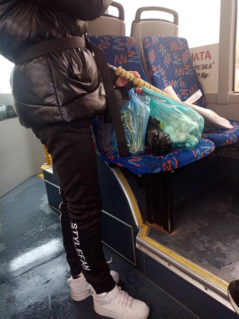 Загадка про водителя автобуса для детей. Машина под дождем. Лиаз 410 бесконечное лето. Лиаз 677 410. Загадка про водителя автобуса для детей.