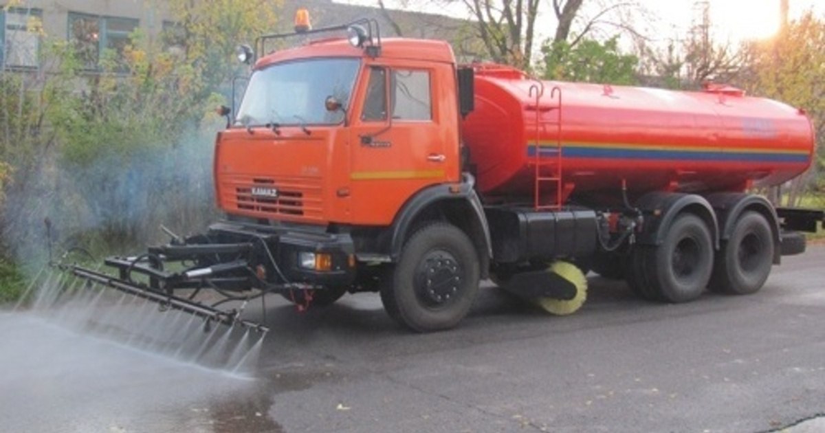 камаз поливомоечный. зил 130 поливалка. камаз 65115 поливомоечная. меркатор камаз поливомоечная машина. поливалка грузовик.