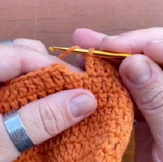 Ручки вяжут вязание